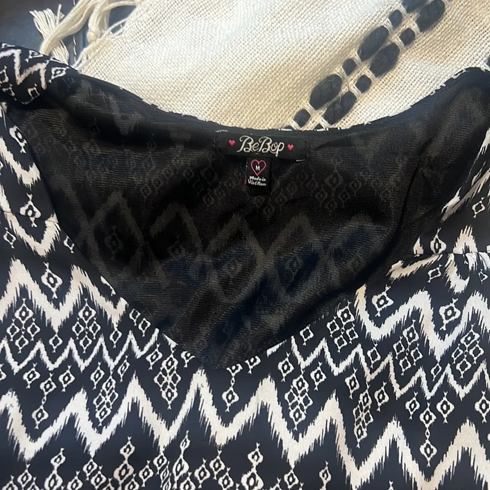 BEBOP | Geometric Pattern Dress - Picture 2 of 2
